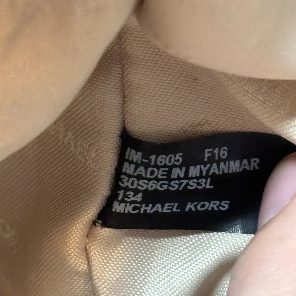 Michael Kors‎ Beige Saffiano Leather Satchel Handbag Gold Hardware Neutral Tote
